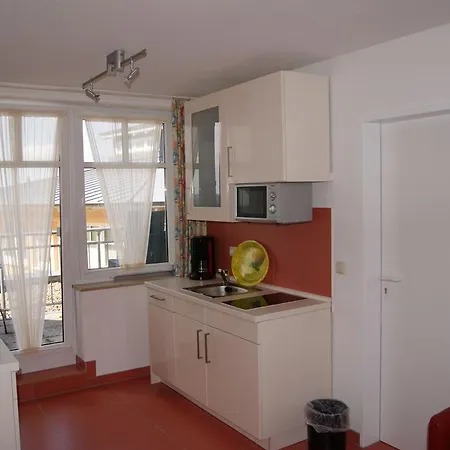 Whg-306-2-r-studio-mit-balkon * Neddesitz